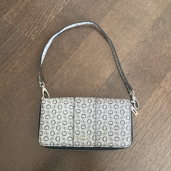 Guess Handbags - Guess wristlet